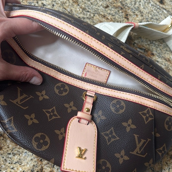 Inspired Bumbag - Picture 2 of 3